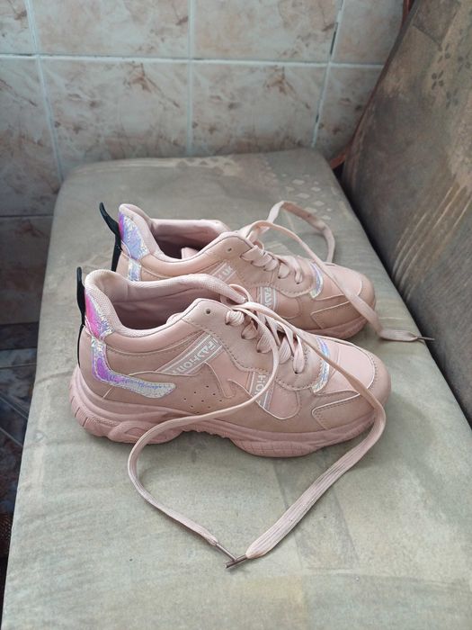 Дамски маратонки