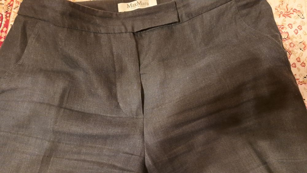 Vând pantaloni MaxMara in