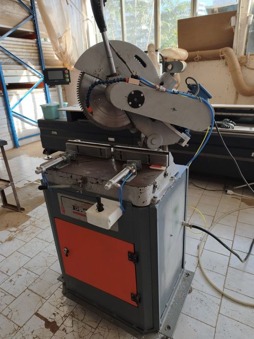 Циркуляр едноглав PVC