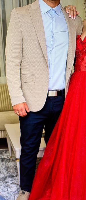 Мъжки официален костюм