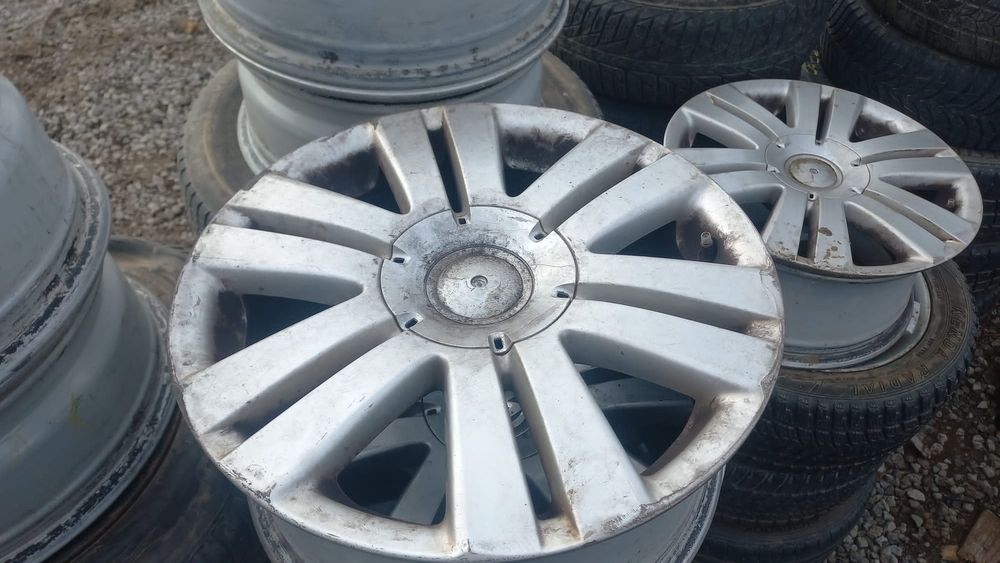 Vând jenți aluminiu pe 16