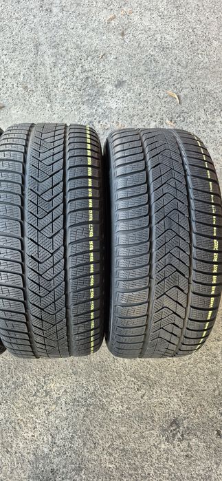 4 anvelope iarna RFT  Pirelli,fata 245/45/18,spate 275/40/18.Pret/buc.