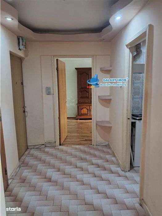 vanzare ap cu 3 camere cf 1 dec  . TRIVALE  .