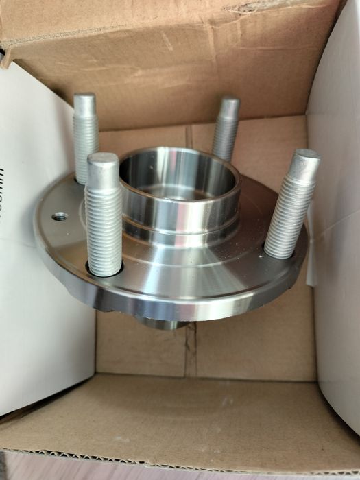 Ступица передняя и подшипник на Кобальт