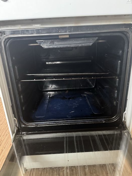 Электроплита с духовкой