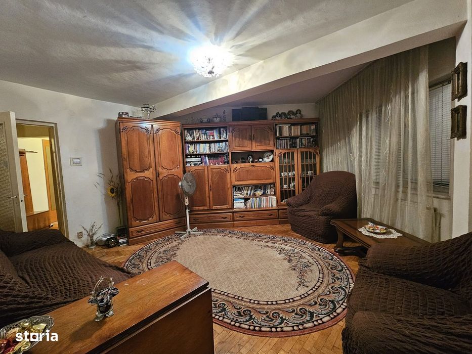 Apartament 4 camere etaj 2 strada Ion Creanga