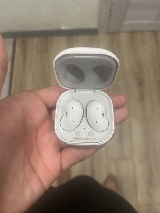 Samsung buds live