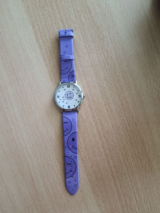 Детски часовник- цвят лилаво