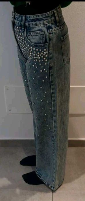 Страхотни дамски дънки с камъни