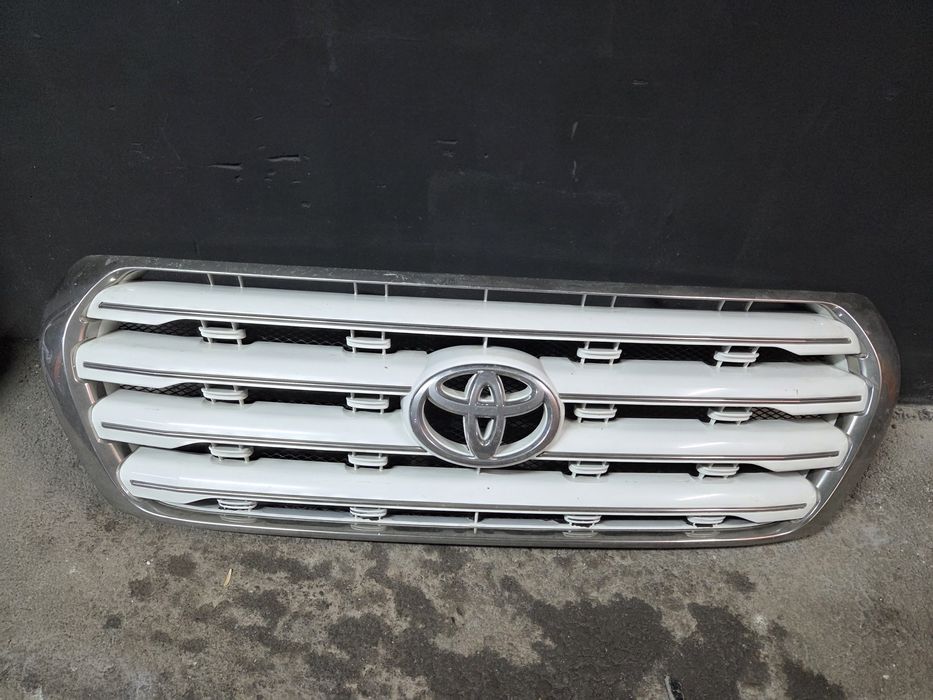 Решетки на бампер Ауди, Мерседес, Тоёта