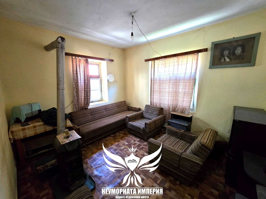 Продавам двуетажна къща 120РЗП с 260кв. двор в село Малево