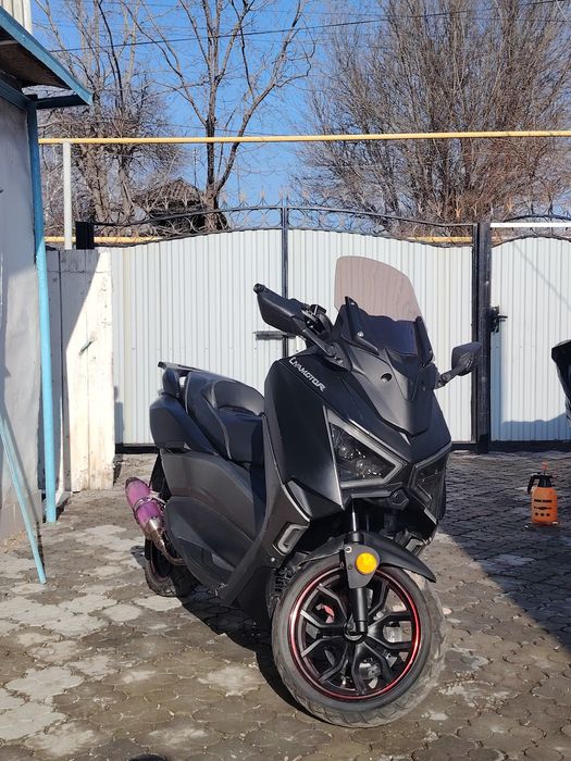 Продам z max Liya