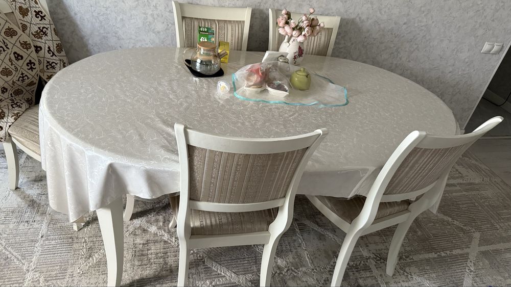 Продам обеденный стол и 6 стульев (б/у)