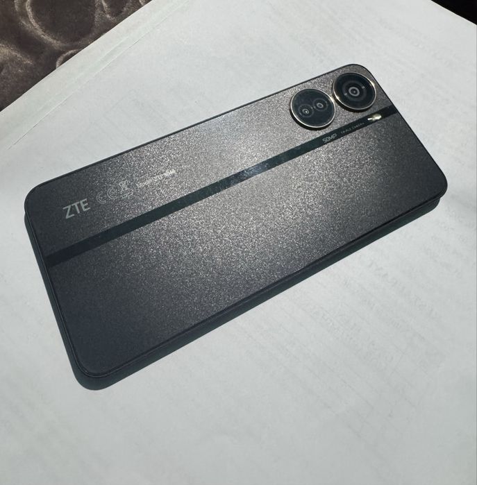 ZTE Blade V40 nou