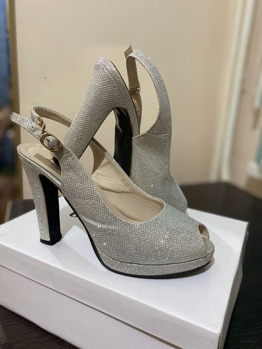 Женская обувь