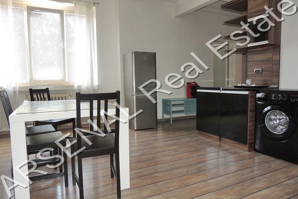 Дава се под наем Тристаен апартамент в София, Център - 100 кв.м за 700 € - Снимка #4