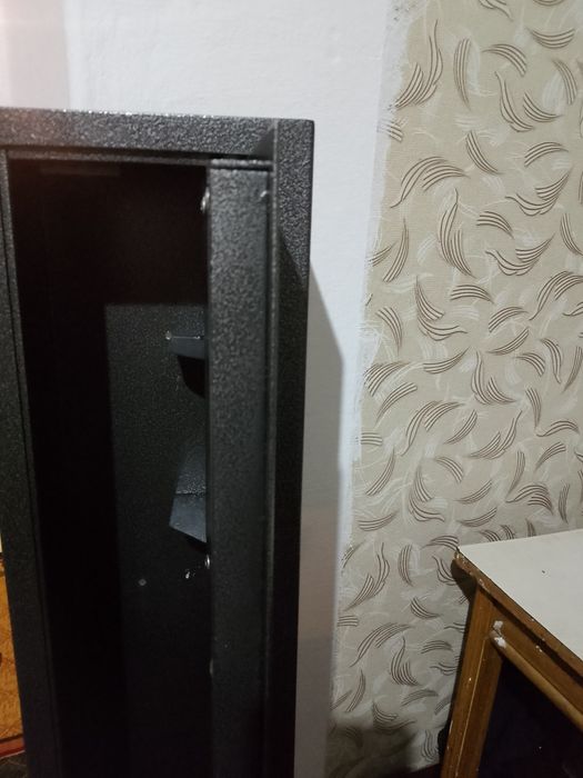 Продам сейф срочно