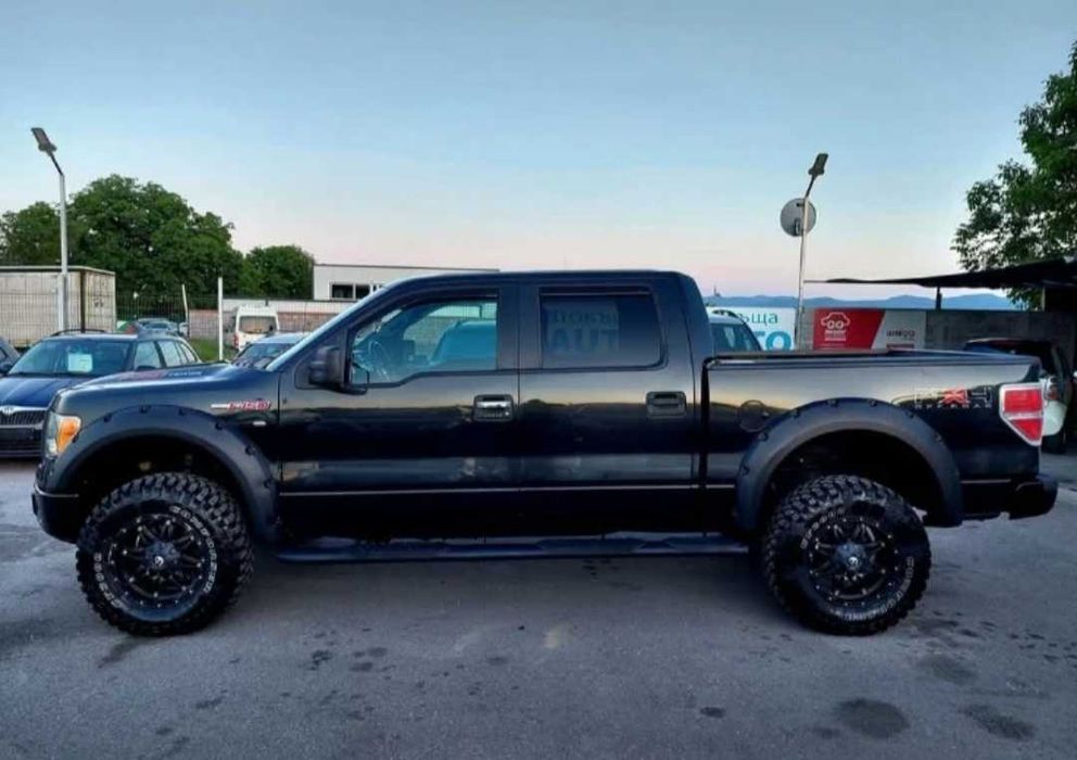 Пикап в перфектно състояние, всичко платено и сменено,март 2010 годона