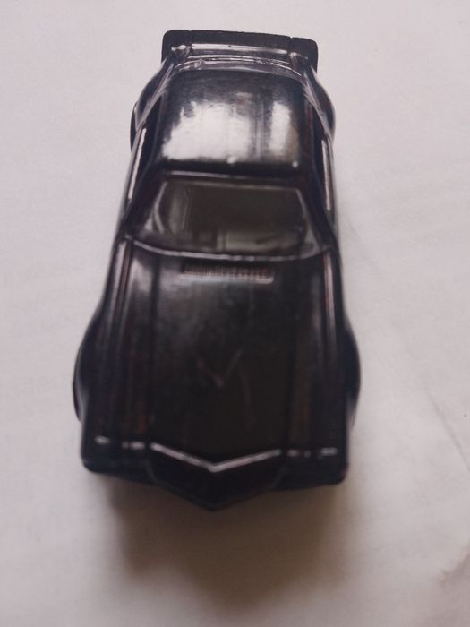 Vând mașinuță metal colectie