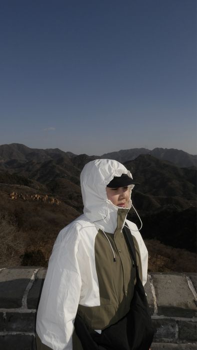 Продам ветровку на размер М