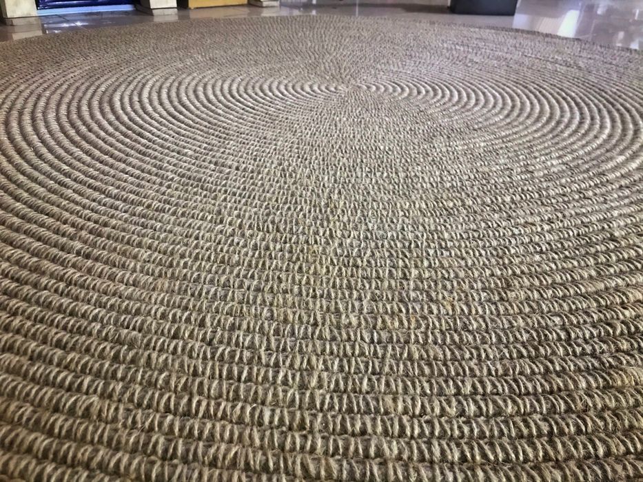 Вязанный ковёр. d - 110см.