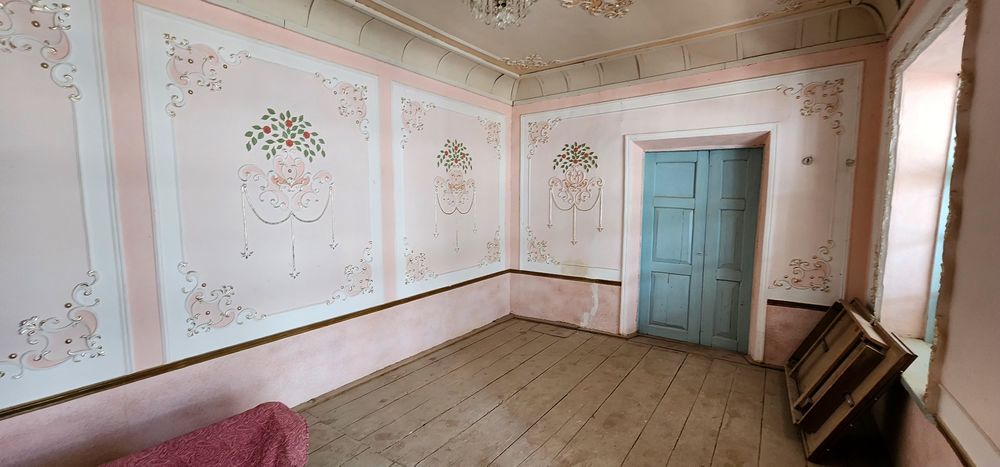 6 хонали 365 кв м ховли сотилади