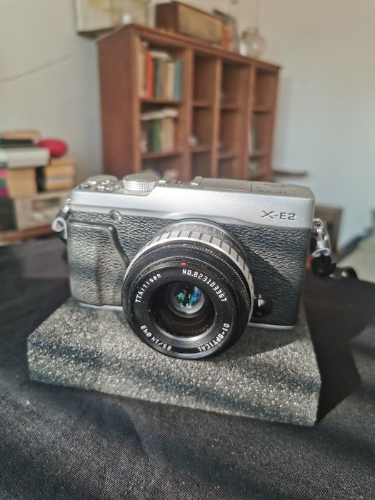 Fujifilm X-E2 + TT Artisan 23mm f1.4 + grip