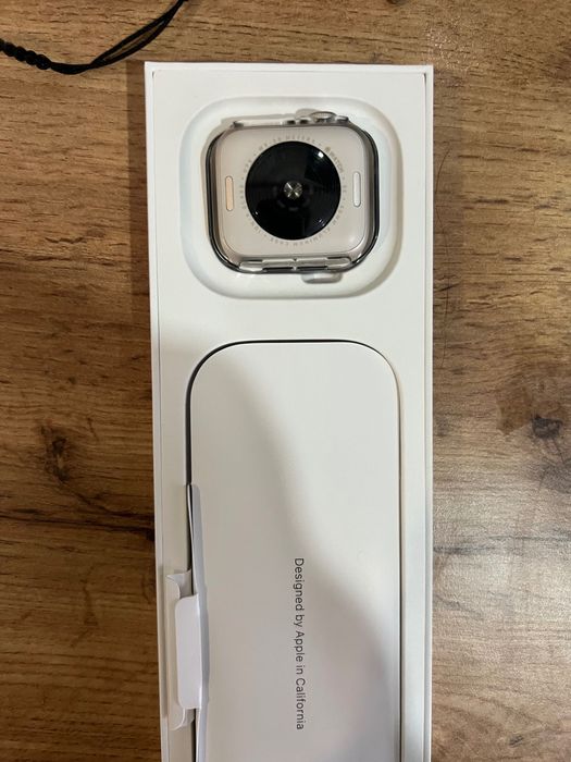 Дамски часовник Apple като нов