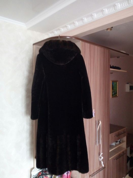 Шуба мутоновая с норкой.