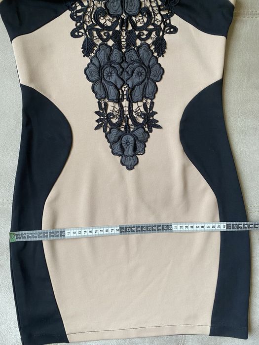 Дамски вталени рокли