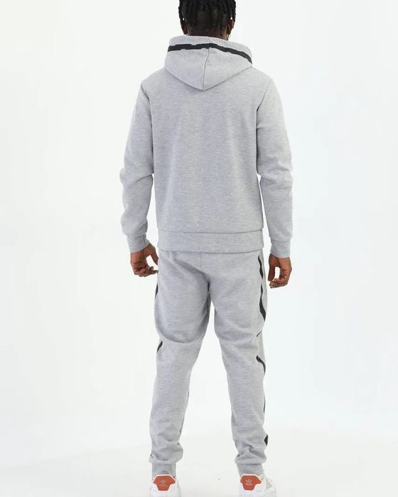 Спортивные костюмы Lacoste