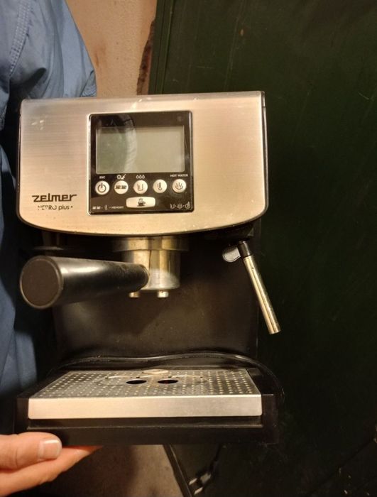 Продавам кафе машина