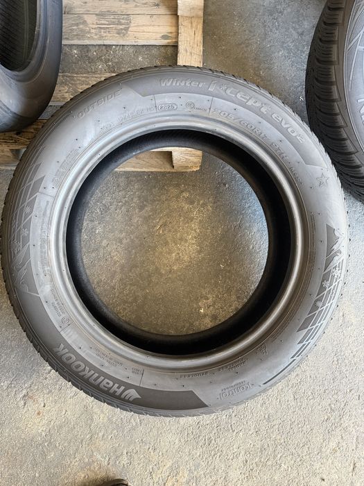 2 anvelope iarna 205/60/17 Hankook DOT2025!