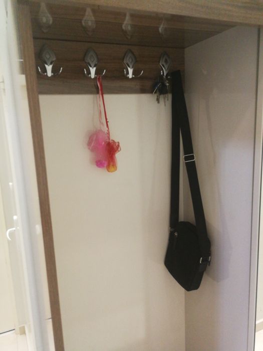 Портманто със плъзгащто огледало