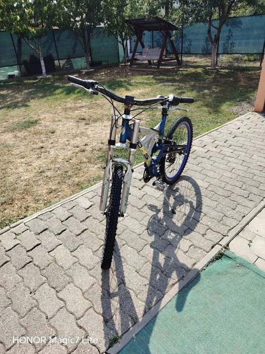 De vânzare bicicleta DHS
