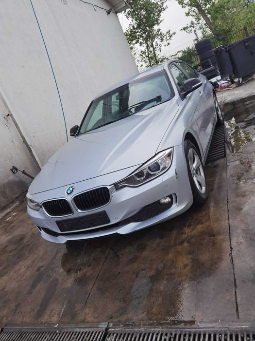 Dezmembrez bmw seria 3 f30/bmw 320 f30/baa fata f30/far xenon f30