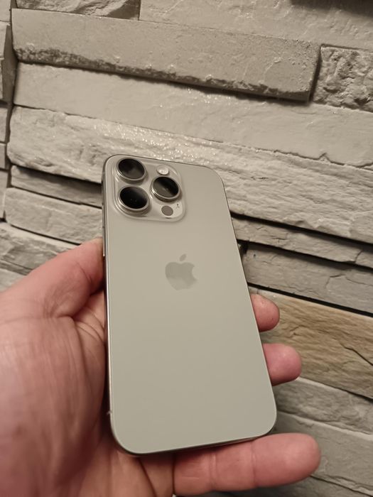 vand/schimb iphone 15 pro 256gb ca nou 10/10