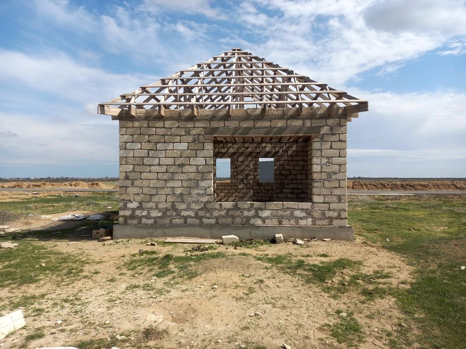 Жер сатылады. Бітпеген времянка