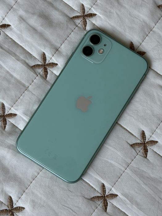 iPhone 11 64 GB (бирюзовый)