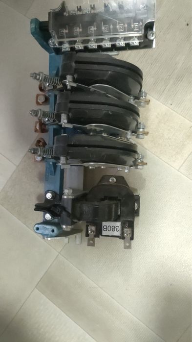 Продам контактор 160амп