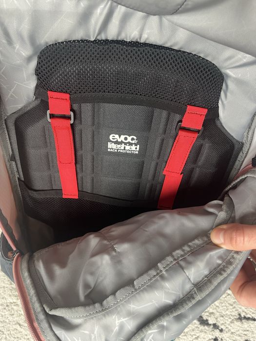 EVOC Раница / колело, ски с гръб протектор