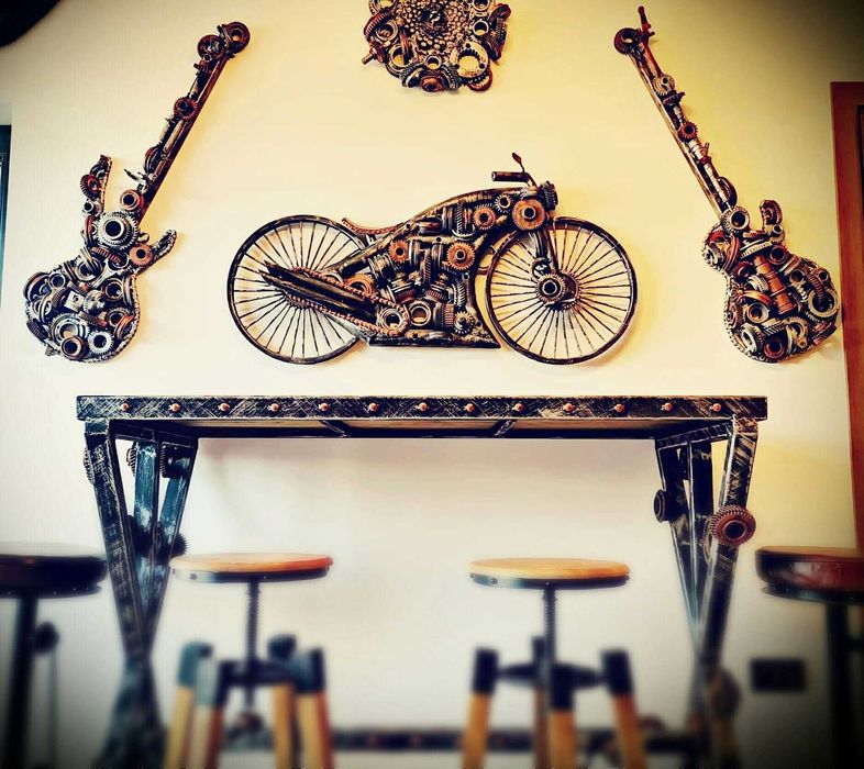 Masa / bar STIL INDUSTRIAL otel si lemn natural cu accente stempunk