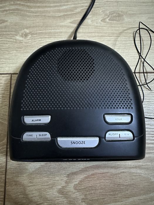 Часы- радиоприемник Supra