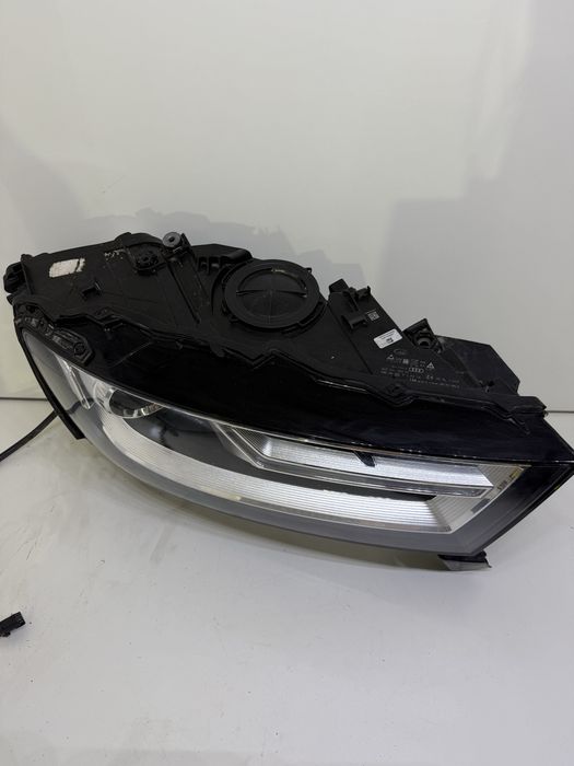 Десен фар Audi A8 D5 2018-2021 LED Xenon 4M0941006B оригинал 4M0907397AA