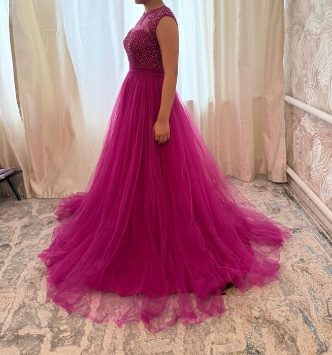 Продам вечерние платья