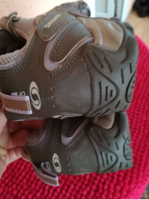 Adidași Salomon nr 39 piele unisex