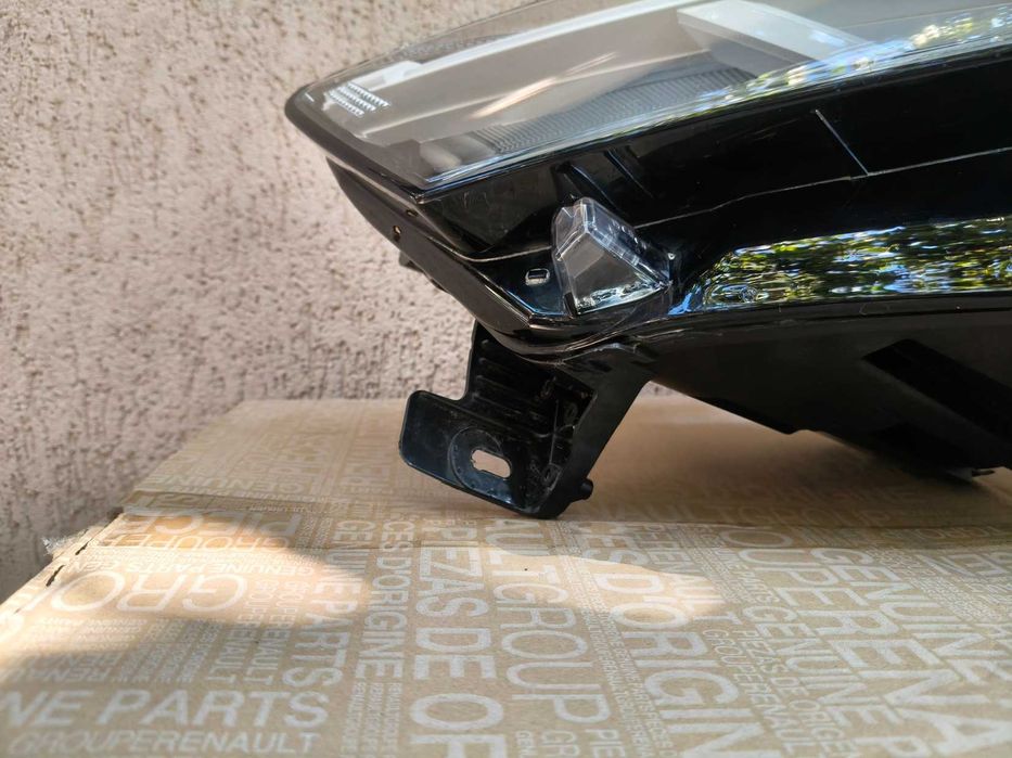 Far stanga Dacia Logan 3 facelift Sandero Jogger 2022 2023 2024 2025
