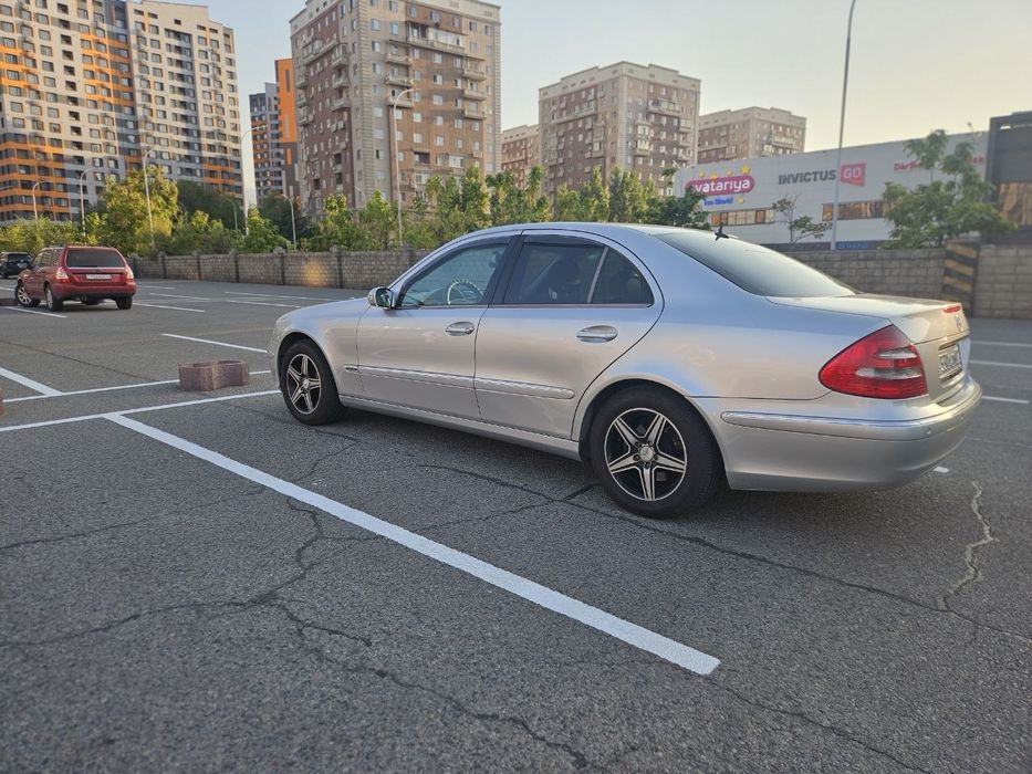 Mersedes-Benz w211