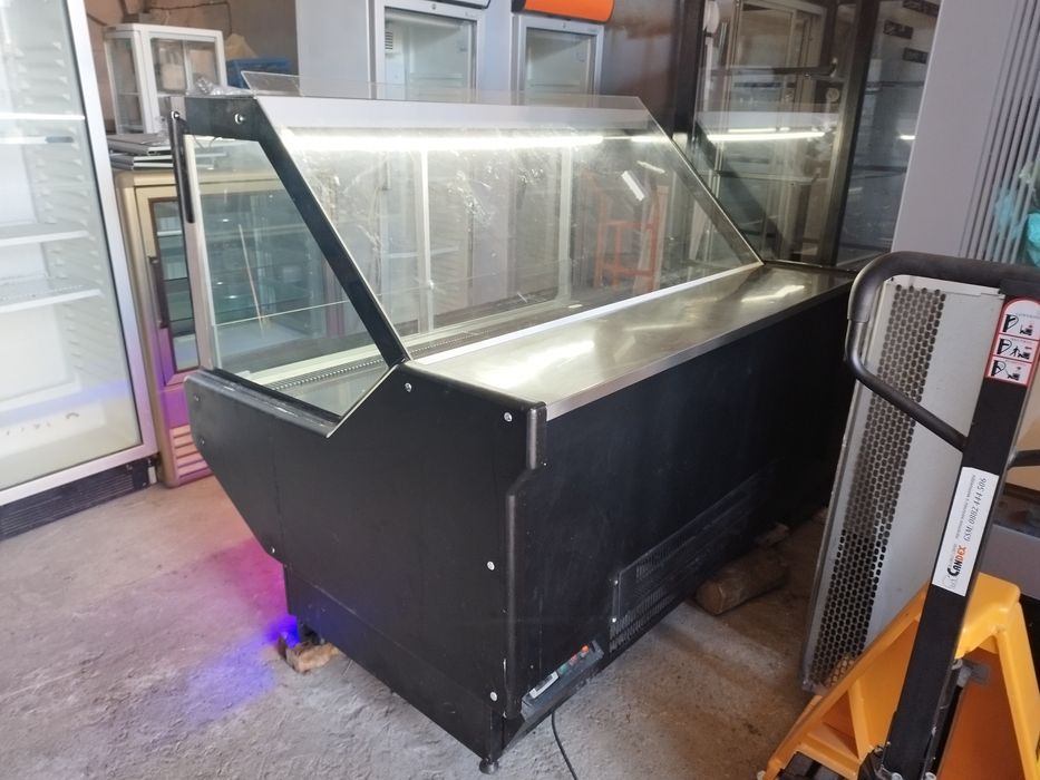 Хладилна витрина за месо,колбаси и др.