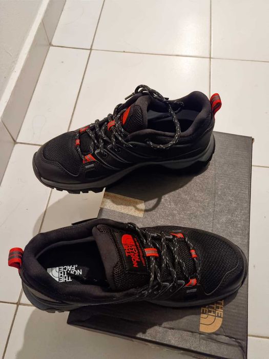 Дамски трекинг маратонки The North Face , номер 38,чисто нови с кутия